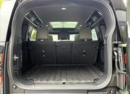 Land Rover Defender 6