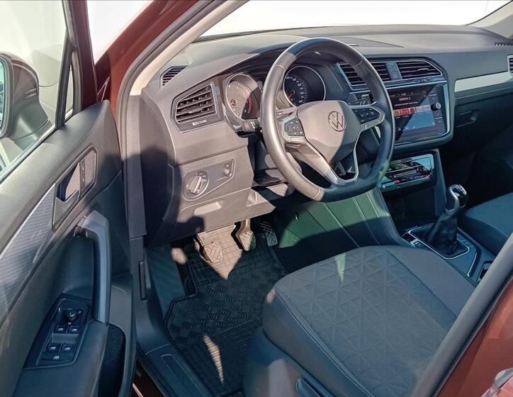 Volkswagen Tiguan 5