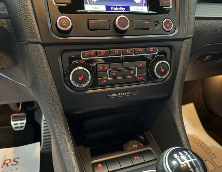 Volkswagen Golf 12