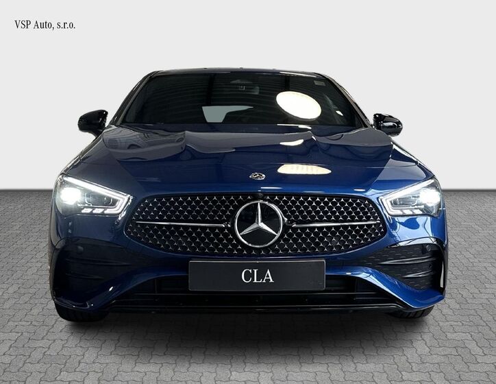 Mercedes-Benz CLA 8
