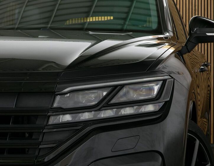 Volkswagen Touareg 8