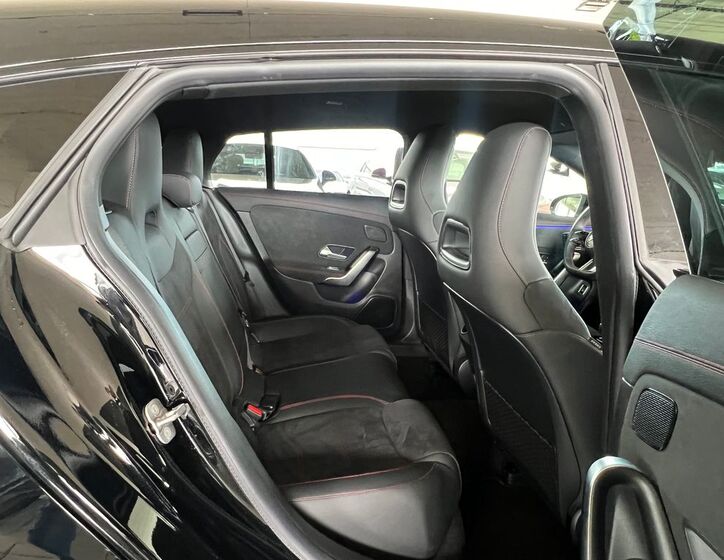 Mercedes-Benz CLA 12