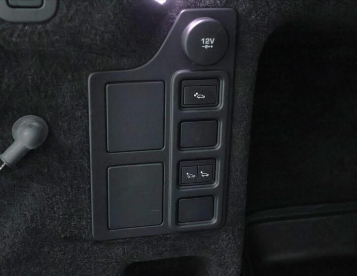 Land Rover Discovery 10