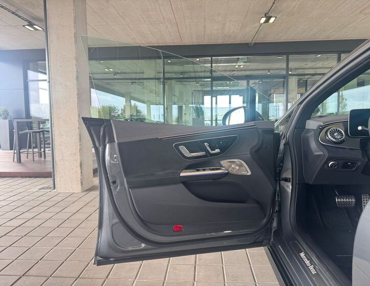 Mercedes-Benz EQE 9