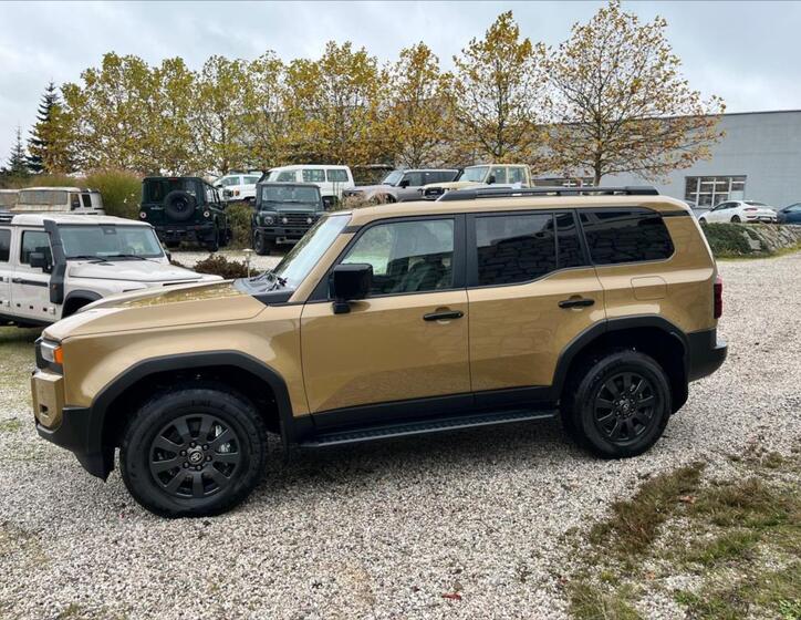 Toyota Land Cruiser 4