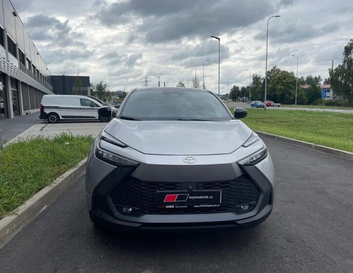 Toyota C-HR 2