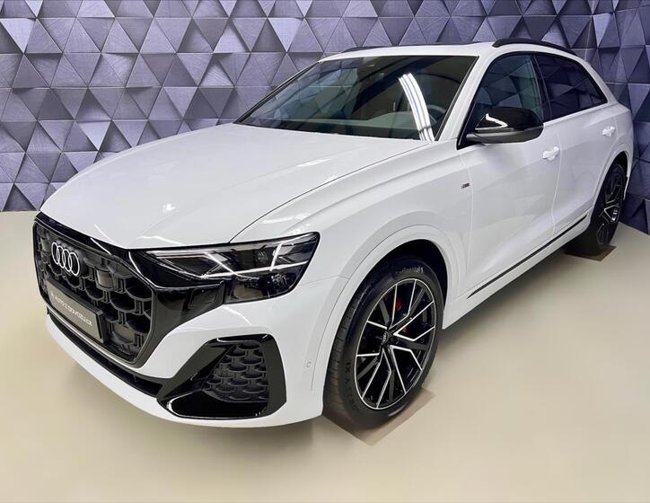 Audi Q8 1