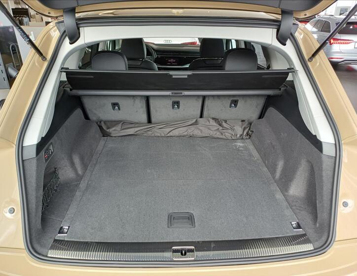 Audi Q7 10