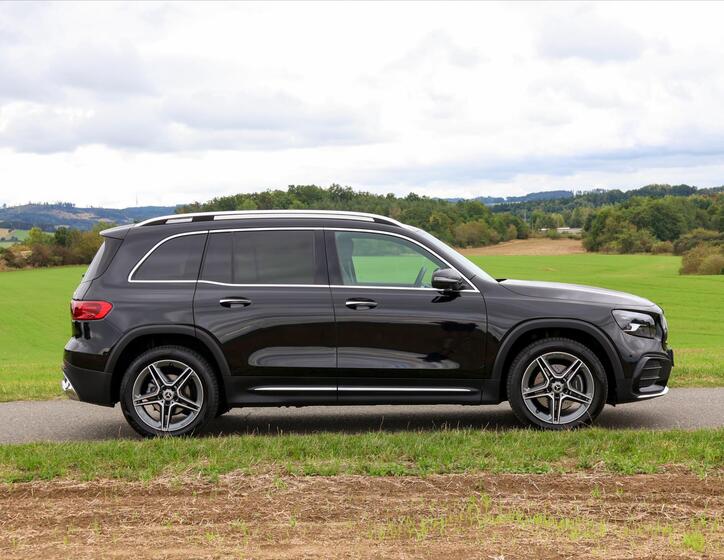Mercedes-Benz GLB 8