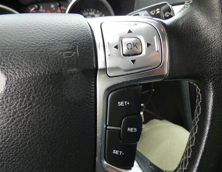 Ford Galaxy 37