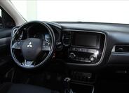 Mitsubishi Outlander 23