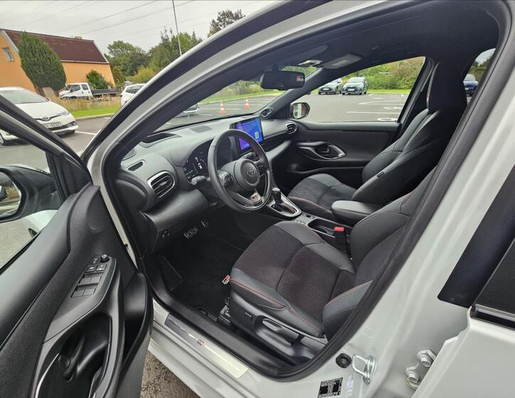 Toyota Yaris 10
