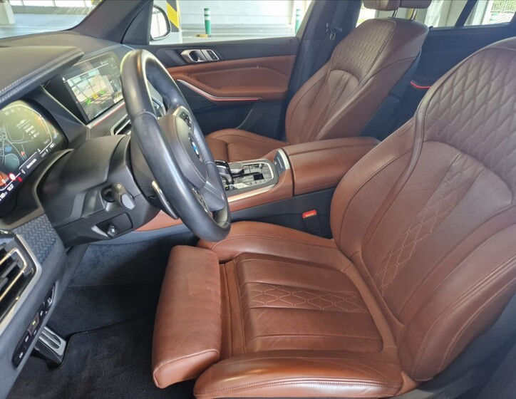 BMW X5 8