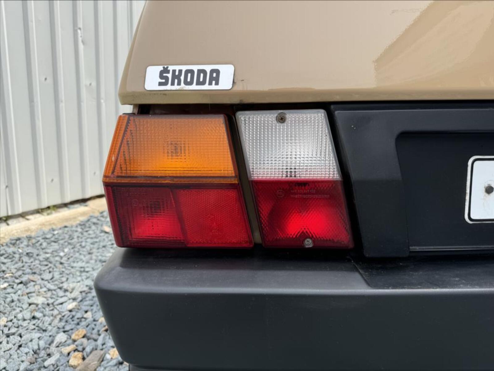 Škoda Favorit 16