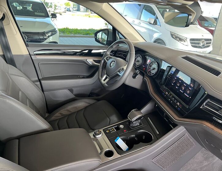 Volkswagen Touareg 12
