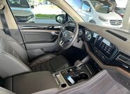Volkswagen Touareg 12