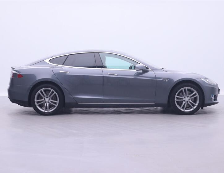 Tesla Model S 8