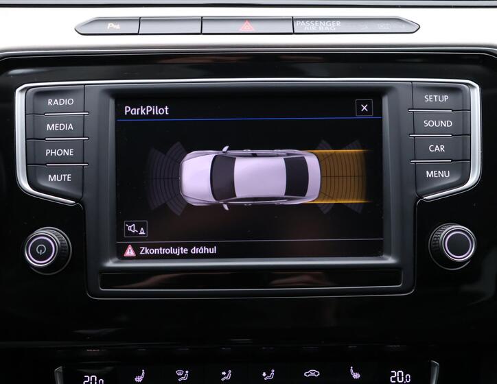 Volkswagen Passat 25