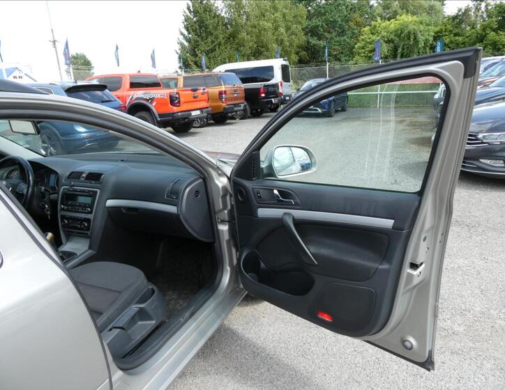 Škoda Octavia 15