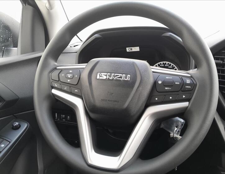 Isuzu D-Max 9