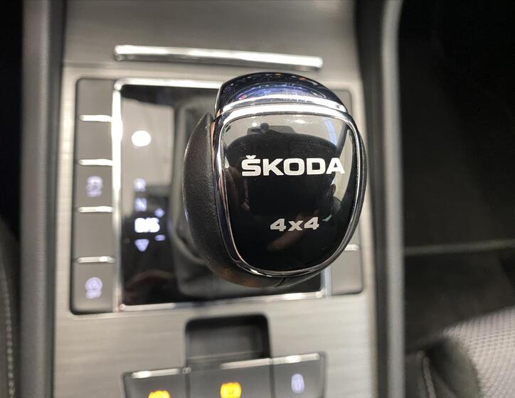 Škoda Superb 18