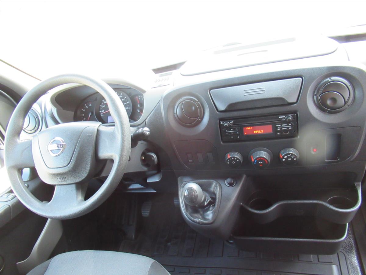 Nissan NV400
