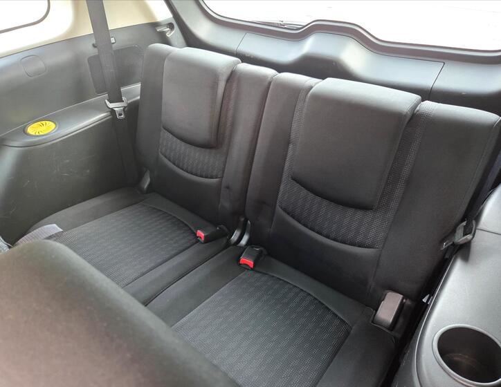 Mazda 5 11