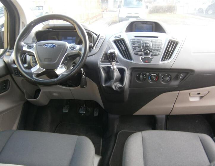 Ford Tourneo Custom 14