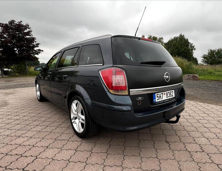 Opel Astra 8