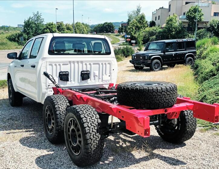 Toyota Hilux 5
