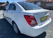Chevrolet Aveo 4