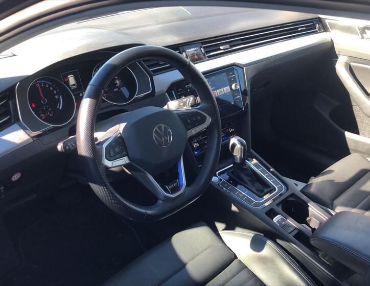 Volkswagen Passat 2