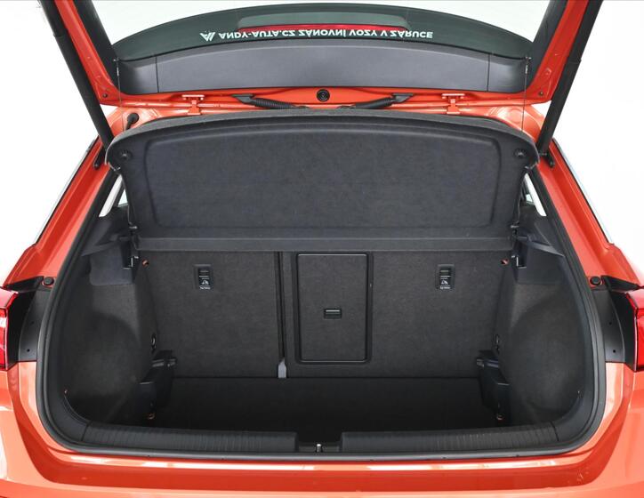 Volkswagen T-Roc 6