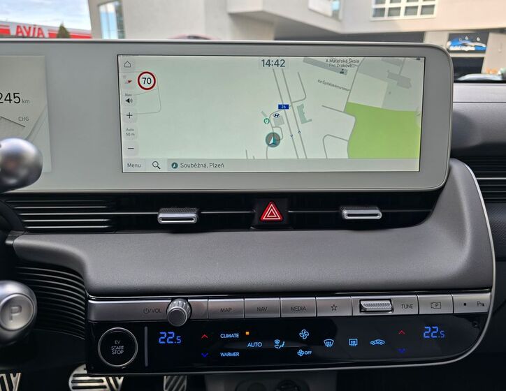 Hyundai IONIQ 22