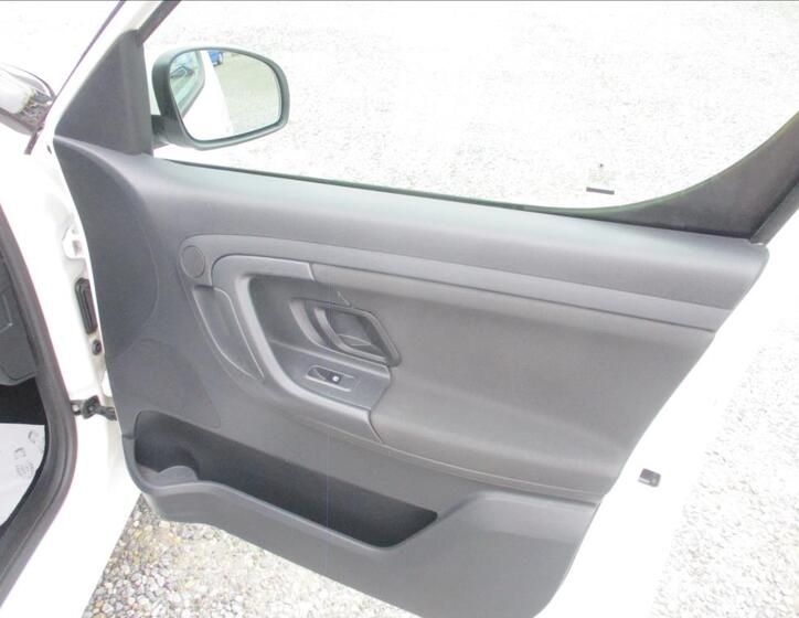 Škoda Roomster 9
