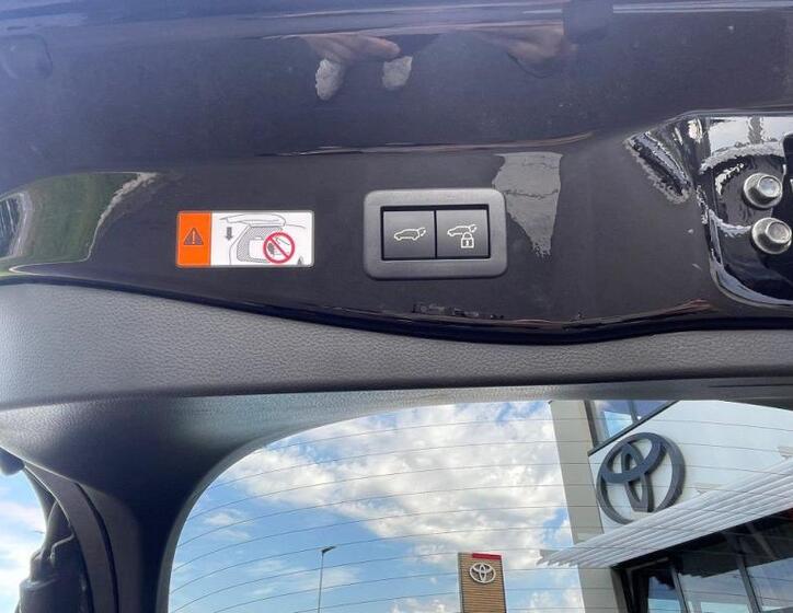 Toyota C-HR 12