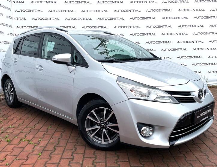 Toyota Verso 1