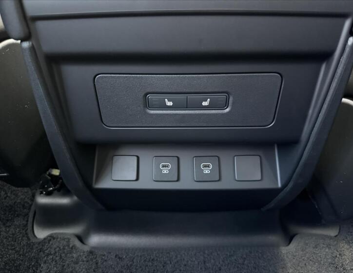 Land Rover Defender 30
