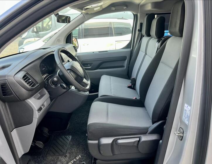 Peugeot Traveller 10
