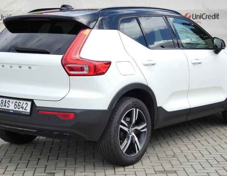 Volvo XC40 3