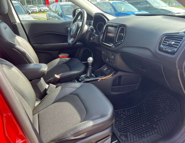 Jeep Compass 8