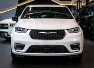 Chrysler Pacifica 11