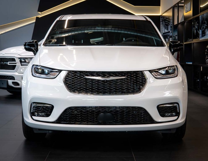 Chrysler Pacifica 11