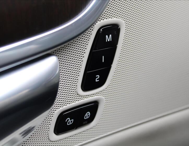 Volvo V90 21