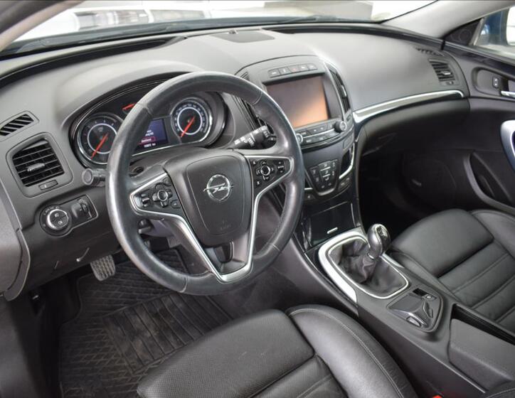 Opel Insignia 9