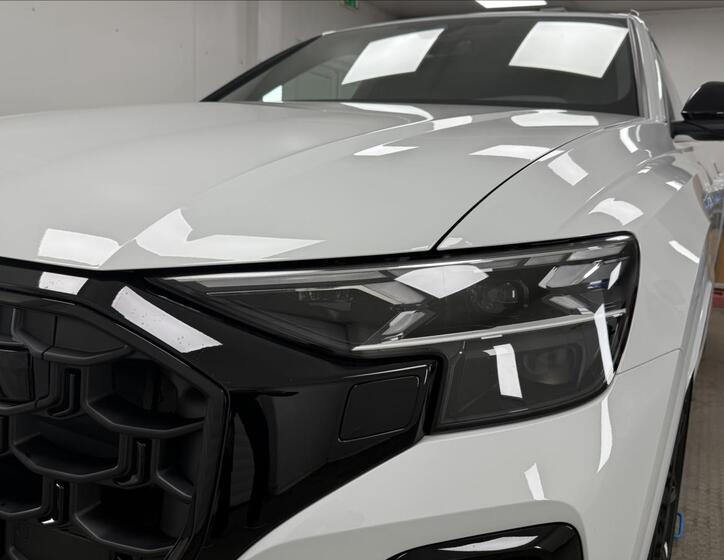 Audi Q8 31