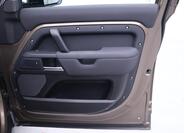 Land Rover Defender 13