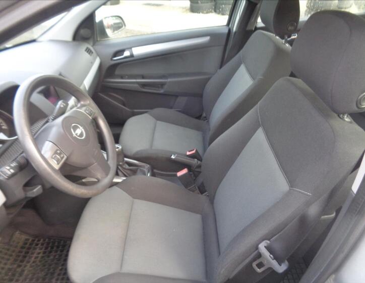 Opel Astra 8