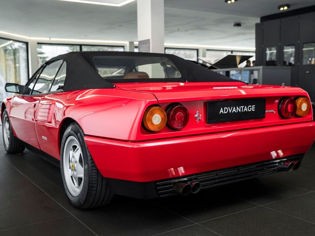 Ferrari Mondial 5