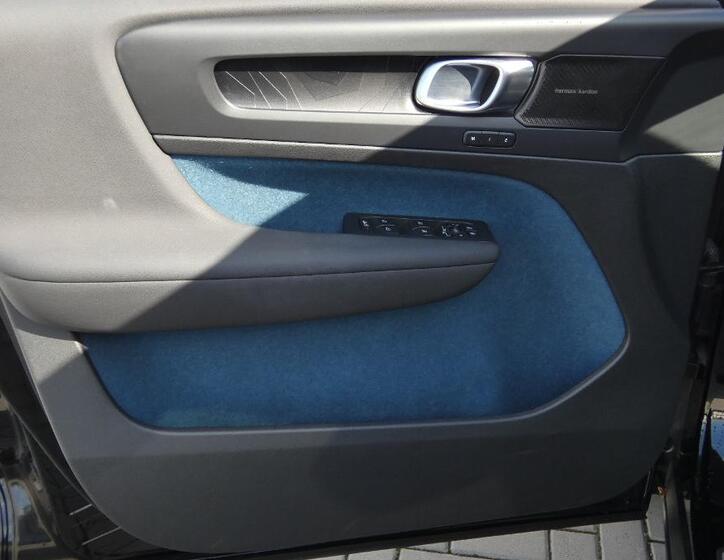 Volvo C40 8